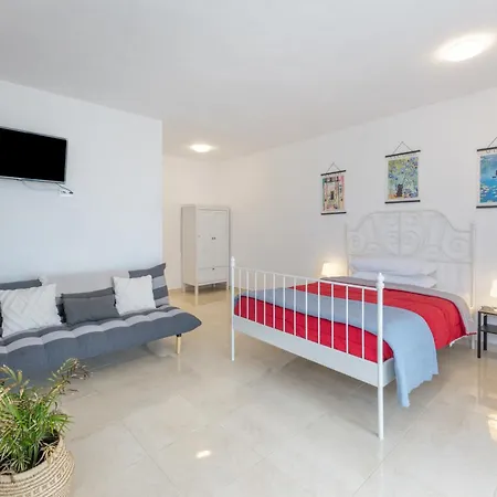 Holiday home Vivienda V Lorennani
